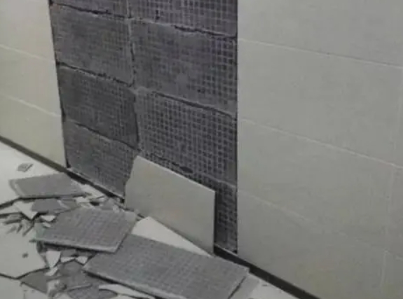 白云瓷砖空鼓维修公司分享下白云墙砖松动维修的知识
